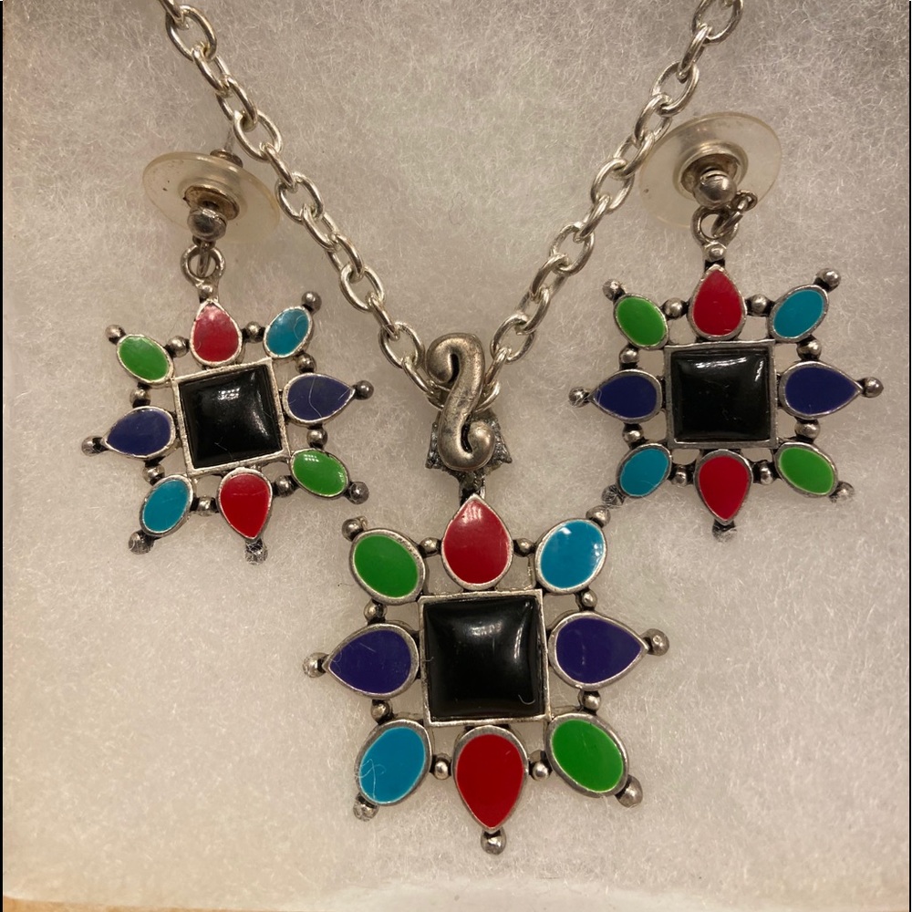 Beautiful necklace and earrings set - Picture 6 of 6